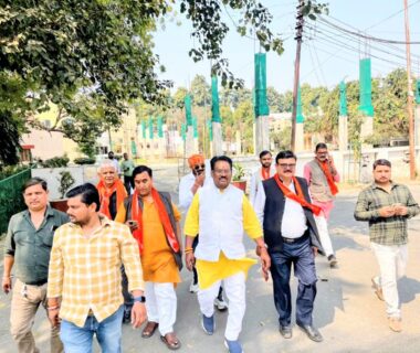 राष्ट्रीय अधिवेशन के उपरांत वाराणसी में प्रशासनिक अधिकारियों से मिला विश्व हिन्दू महासंघ का प्रतिनिधिमंडल